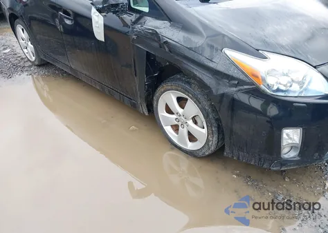 2011 Toyota Prius Five z USA, uszkodzony, nr VIN JTDKN3DU4B0268240